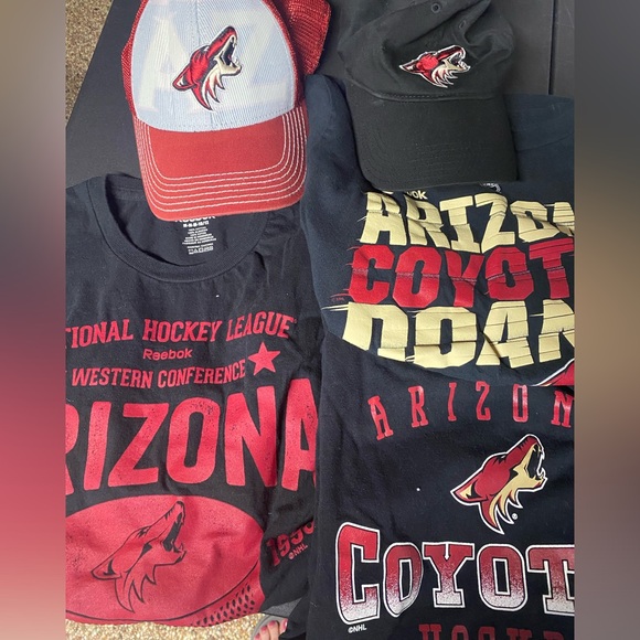 Size kids 10/12 Arizona Coyotes bundle - Picture 1 of 9